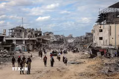 Các tòa nhà bị phá hủy do xung đột tại Khan Younis, Dải Gaza. (Ảnh: THX/TTXVN)