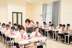 Một tiết học của cô và trò Trường Trung học cơ sở Gia Bình phân hiệu Quỳnh Phú, phường Gia Bình, thành phố Bắc Ninh. (Ảnh: Thanh Thương/TTXVN)