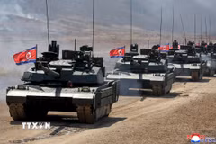 Ngày 20/3/2026, Nhà lãnh đạo Triều Tiên Kim Jong Un đã trực tiếp giám sát một cuộc tập trận tấn công phối hợp giữa bộ binh và lực lượng thiết giáp. (Ảnh: KCNA/TTXVN)