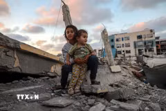 Các em nhỏ Palestine tại trại tị nạn ở Gaza. (Ảnh: THX/TTXVN phát)