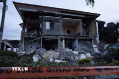 Ngôi nhà bị hư hại sau trận động đất tại Penonome, Panama, ngày 9/10. (Ảnh: THX/TTXVN phát)