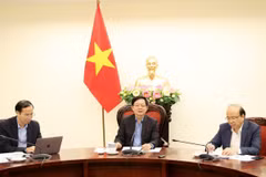 Phó Thủ tướng Hồ Quốc Dũng chủ trì làm việc với Bộ Tư pháp về tiến độ thực hiện chương trình công tác tháng 12/2025 của Bộ Tư pháp. (Nguồn: Báo Chính phủ)