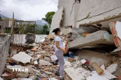 Thiệt hại sau động đất tại La Guaira, Venezuela. (Ảnh: THX/TTXVN phát)
