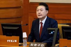 Tổng thống bị đình chỉ của Hàn Quốc Yoon Suk Yeol trong phiên điều trần tại Tòa án Hiến pháp ở Seoul, ngày 13/2. (Ảnh: THX/TTXVN)