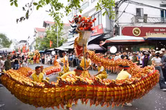 Múa Rồng tại lễ hội Đền Đô. (Ảnh: Thanh Thương/TTXVN)