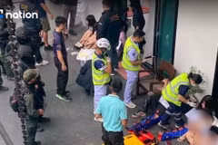 Cảnh sát Thái Lan đột kích hang ổ của nhóm lừa đảo. (Nguồn: The Nation)