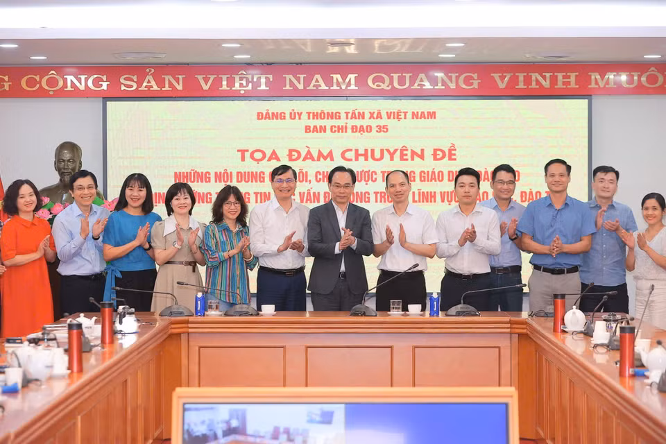 Đại biểu tham dự tọa đàm. (Ảnh: Minh Quyết/TTXVN)