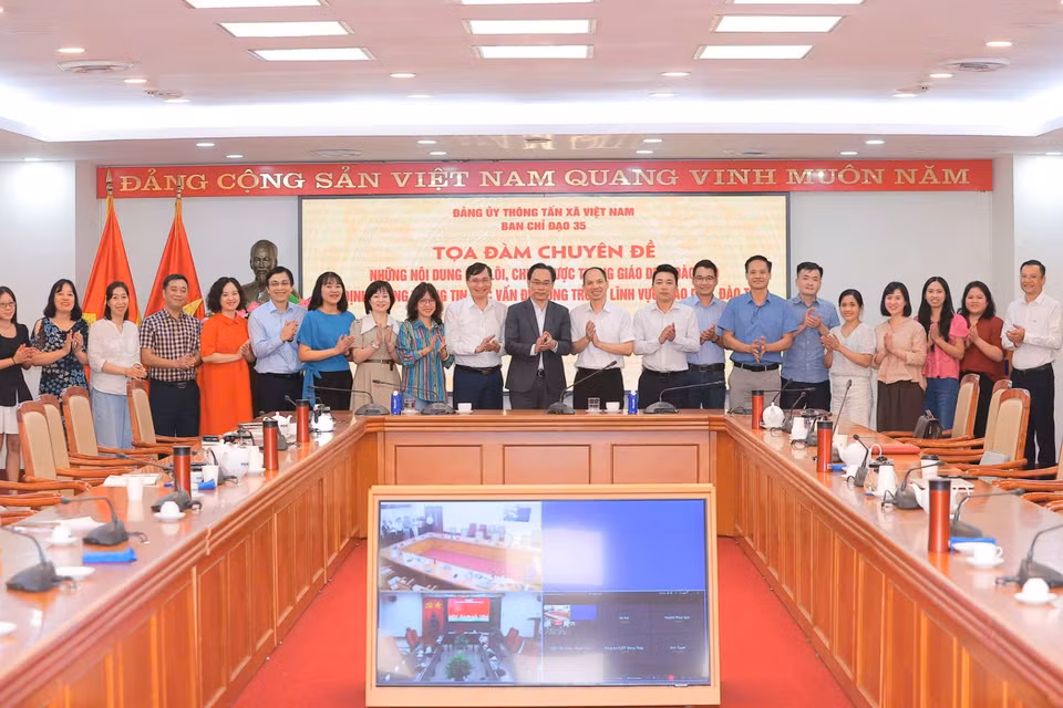 Đại biểu tham dự tọa đàm. (Ảnh: Minh Quyết/TTXVN)