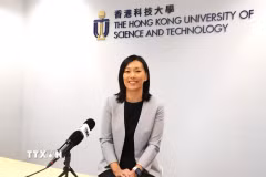 Giáo sư Emily M. Nason, Giám đốc Tuyển sinh Đại học Khoa học và Công nghệ Hong Kong (HKUST) trao đổi với phóng viên TTXVN tại Hong Kong về định hướng đào tạo đáp ứng sự biến đổi nhanh chóng của thế giới. (Ảnh: Lê Anh/TTXVN)