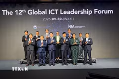 Lãnh đạo các đoàn đại biểu tham dự Diễn đàn Lãnh đạo ICT Toàn cầu lần thứ 12 với chủ đề "Phồn vinh số toàn cầu thông qua hợp tác chuyển đổi AI (AX) thực chất". (Ảnh: Đào Lâm/TTXVN)