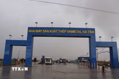 Dự án Nhà máy sản xuất thép Vinmetal Hà Tĩnh là một trong những dự án công nghiệp quy mô lớn được triển khai tại Khu Kinh tế Vũng Áng. (Ảnh: Hoàng Ngà/TTXVN)