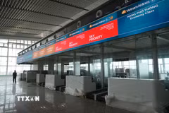 Quầy làm thủ tục đã được lắp đặt tại nhà ga hành khách sân bay Long Thành. (Ảnh: Công Phong/TTXVN)