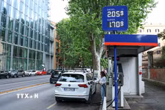 Một trạm xăng ở Rome, Italy. (Ảnh: THX/TTXVN phát)