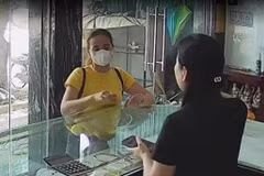Hà Tĩnh: Bắt hai đối tượng cướp tiệm vàng sau 8 tiếng truy tìm