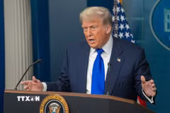 Tổng thống Mỹ Donald Trump phát biểu trong cuộc họp báo tại Nhà Trắng, Washington D.C. (Ảnh: THX/TTXVN phát)