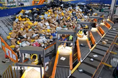 Trung tâm logistics ở Sơn Đông, Trung Quốc. (Ảnh: THX/TTXVN)