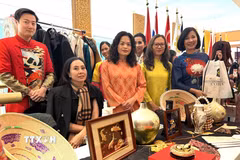 Gian trưng bày văn hóa Việt Nam tại Ngày Văn hóa ASEAN 2025. (Ảnh: Ngọc Quang/TTXVN)