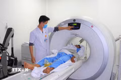 Ứng dụng công nghệ cao góp phần nâng cao hiệu quả khám chữa bệnh cho nhân dân. (Ảnh minh họa. Nguồn: TTXVN phát)
