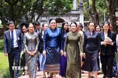 Phu nhân Thủ tướng Lê Minh Hưng cùng Phu nhân Thủ tướng các nước Lào, Campuchia, Thái Lan thăm Văn Miếu-Quốc Tử Giám