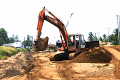 Nguồn vật liệu san lắp (cát) được đưa về công trường dự án thành phần 4, cao tốc Châu Đốc-Cần Thơ-Sóc Trăng. (Ảnh: Tuấn Phi/TTXVN)