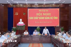 Đồng chí Huỳnh Quốc Việt - Phó Bí thư Thường trực Tỉnh ủy Bạc Liêu điều hành hội nghị. (Ảnh: Chanh Đa/TTXVN)