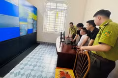 Ứng dụng công nghệ số trong cảnh báo cháy rừng tại Trung tâm Giám sát điều hành cảnh báo cháy rừng của Chi cục Kiểm lâm thành phố. (Ảnh: Cổng Thông tin điện tử thành phố Quảng Ninh)