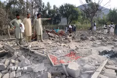 Cảnh đổ nát sau vụ không kích nhằm vào ngôi làng ở huyện Nurgal, tỉnh Kunar, Afghanistan, ngày 21/9/2026. (Ảnh: THX/TTXVN phát)