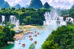 Thác Bản Giốc. (Ảnh: TTXVN phát)