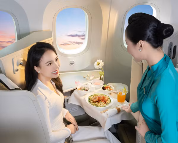Vietnam Airlines là hãng bay có ẩm thực tốt nhất thế giới