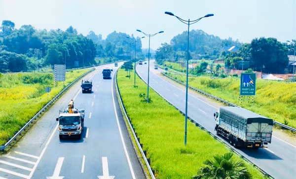 Cung cấp các vị trí đường cao tốc có áp dụng xử phạt vi phạm khoảng cách xe