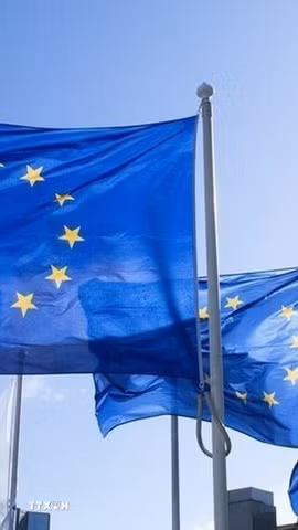 Cờ Liên minh châu Âu (EU). (Ảnh: IRNA/TTXVN)
