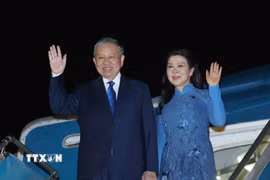 Tổng Bí thư, Chủ tịch nước Tô Lâm và Phu nhân Ngô Phương Ly rời Hà Nội, lên đường thăm Đan Mạch, EU và Bỉ. (Ảnh: Thống Nhất/TTXVN)