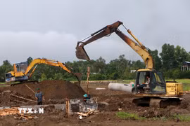Dự án Khu tái định cư phường IV Vị Thanh (phường Vị Tân) thời gian qua chậm tiến độ đang được ngành chức năng, địa phương khắc phục nhằm đảm bảo giải ngân đạt kế hoạch. (Ảnh: Duy Khương/TTXVN)