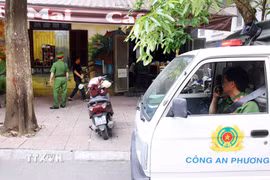 Lực lượng Công an phường Phương Liệt, Hà Nội duy trì tuần tra kiểm soát 24/7 tập trung vào các tuyến, địa bàn có nhiều vi phạm về trật tự đô thị. (Ảnh minh họa: Phạm Kiên/TTXVN)