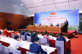 Đồng chí Nguyễn Hòa Bình, Ủy viên Bộ Chính trị, Phó Bí thư Thường trực Đảng ủy, Phó Thủ tướng Thường trực Chính phủ thông tin về kết quả Đại hội đại biểu Đảng bộ Chính phủ lần thứ nhất, nhiệm kỳ 2025-2030. (Ảnh: Phạm Kiên/TTXVN)