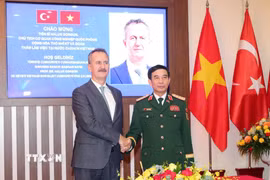Đại tướng, Bộ trưởng Bộ Quốc phòng Phan Văn Giang và Tiến sỹ Haluk Gorgun tại buổi tiếp. (Ảnh: Trọng Đức/TTXVN)