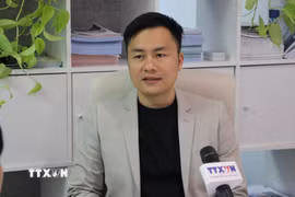 Tiến sỹ Nguyễn Tuấn Nghĩa trả lời phỏng vấn của phóng viên TTXVN. (Ảnh: Lê Đạt/TTXVN )