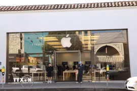 Một cửa hàng của Apple tại thành phố San Francisco, bang California, Mỹ. (Ảnh: Đoàn Hùng/TTXVN)