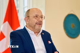 Đại sứ Thụy Sĩ tại Việt Nam Thomas Gass trả lời phỏng vấn của phóng viên Thông tấn xã Việt Nam (TTXVN). (Ảnh Việt Đức/TTXVN)