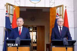 Tổng Bí thư, Chủ tịch nước Tô Lâm và Thủ tướng Australia Anthony Albanese gặp gỡ báo chí. (Ảnh: Thống Nhất/TTXVN)