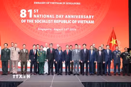 Thường trực Ban Bí thư Trần Cẩm Tú cùng các đại biểu dự Lễ kỷ niệm. (Ảnh: Phương Hoa/TTXVN)