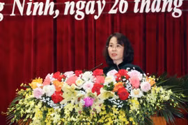 Chủ tịch HĐND tỉnh Quảng Ninh Trịnh Thị Minh Thanh phát biểu tại kỳ họp. (Ảnh: Văn Đức/TTXVN)