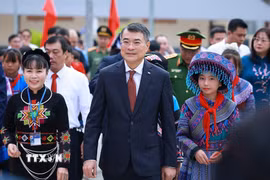Thủ tướng Lê Minh Hưng đến dự Lễ khai giảng năm học 2026-2027 tại Trường Phổ thông nội trú Mường Khương, xã Mường Khương, tỉnh Lào Cai. (Ảnh: Dương Giang/TTXVN)