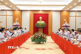 Tổng Bí thư Tô Lâm chủ trì buổi làm việc của Bộ Chính trị với Ban Thường vụ Đảng ủy Chính phủ. (Ảnh: Thống Nhất/TTXVN)