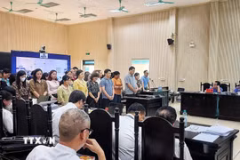 Quang cảnh phiên toà ngày 6/4. (Ảnh: TTXVN phát)