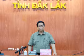 Thủ tướng Phạm Minh Chính làm việc với lãnh đạo các tỉnh: Đắk Lắk, Gia Lai, Khánh Hòa, Lâm Đồng để triển khai các biện pháp khắc phục hậu quả mưa lũ, ổn định đời sống nhân dân. (Ảnh: Dương Giang/TTXVN)