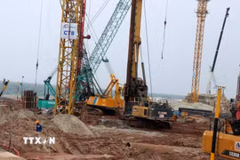 Công trường thi công Dự án Trung tâm tổ chức Hội nghị APEC 2027 và các công trình chức năng. (Ảnh: Lê Huy Hải/TTXVN)