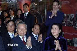 Tổng Bí thư, Chủ tịch nước Tô Lâm và Phu nhân dự chương trình Khai trương Không gian Di sản và Kết nối văn hóa Việt-Nga. (Ảnh: Thống Nhất/TTXVN)