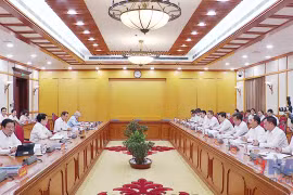 Chuẩn bị cho đại hội đảng bộ tỉnh Cà Mau và Hưng Yên