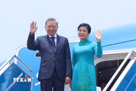 Tổng Bí thư Tô Lâm và Phu nhân rời Hà Nội, lên đường thăm cấp Nhà nước Kazakhstan, Azerbaijan, Belarus và thăm chính thức Liên bang Nga. (Ảnh: Thống Nhất/TTXVN)